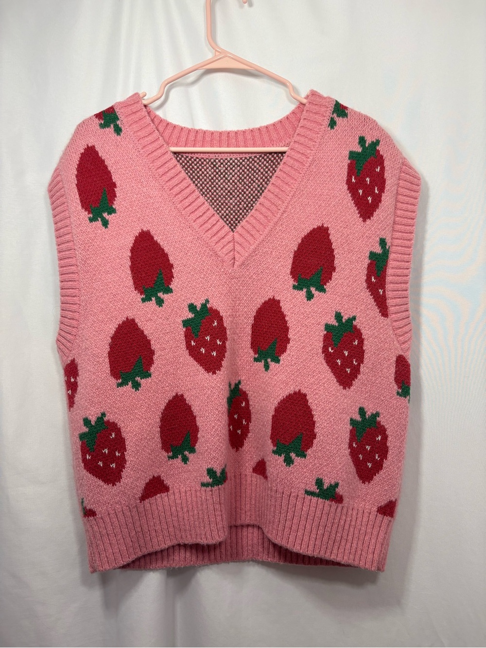 LEDiN Cozy Pink Strawberry Knit Sweater Vest Size Medium